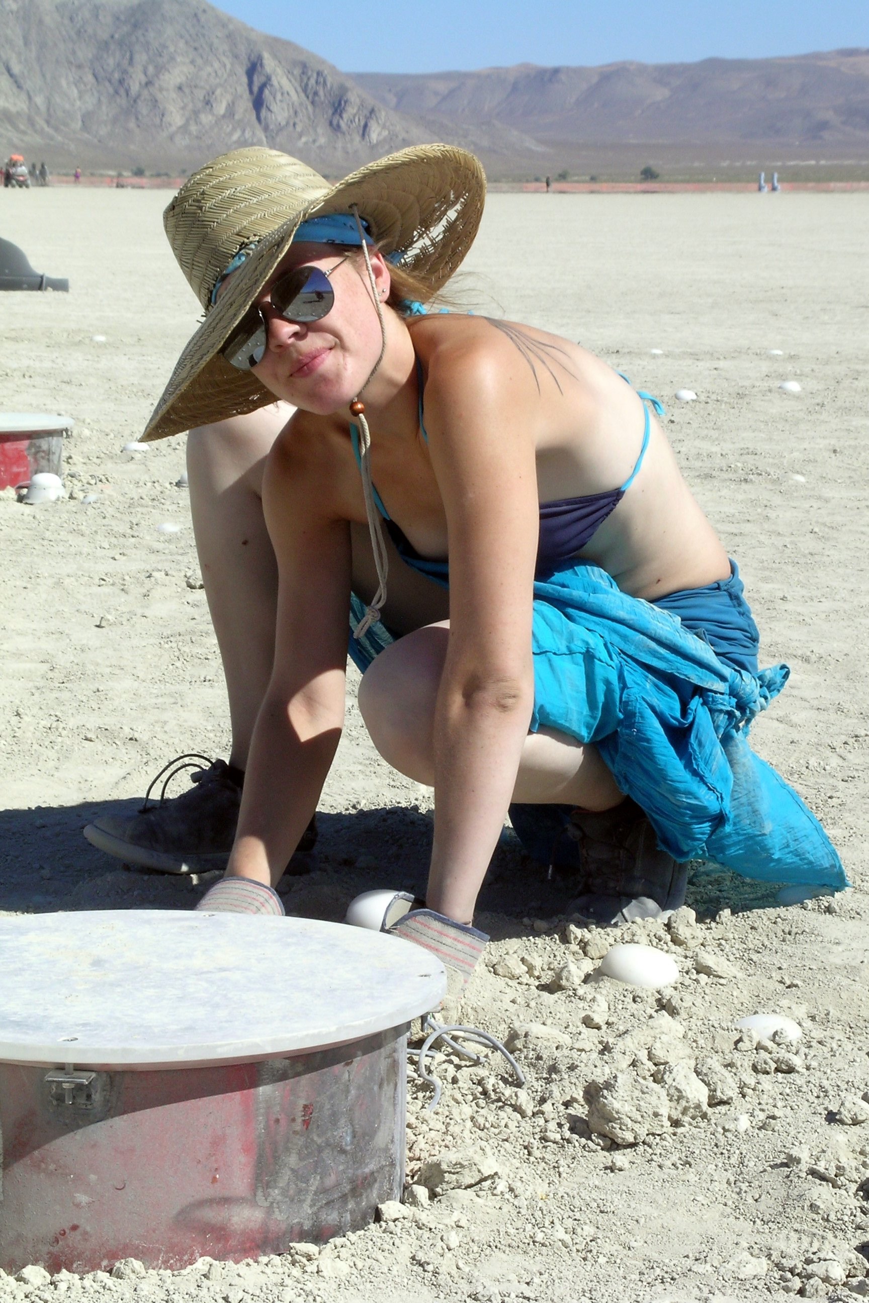 Elizabeth burries more wire for SoLA.